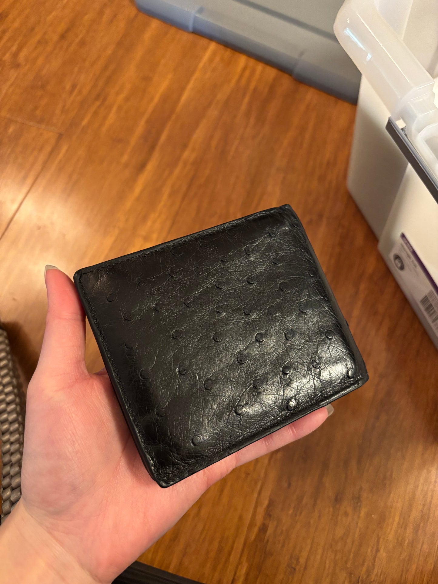 Mens Bottega Ostrich Leather Bi-fold wallet in Black