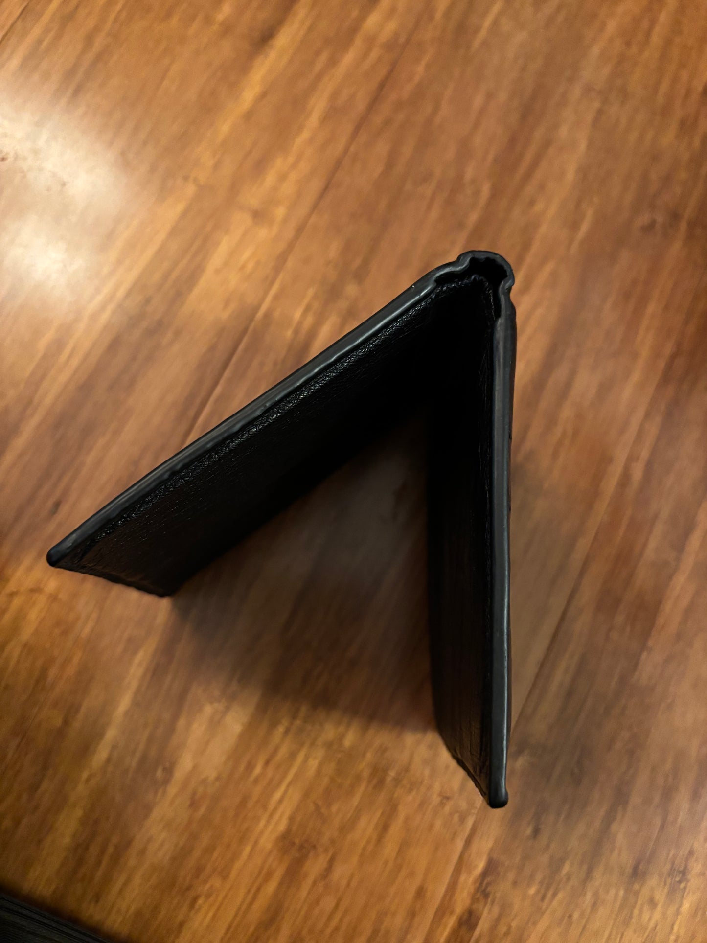 Mens Bottega Ostrich Leather Bi-fold wallet in Black