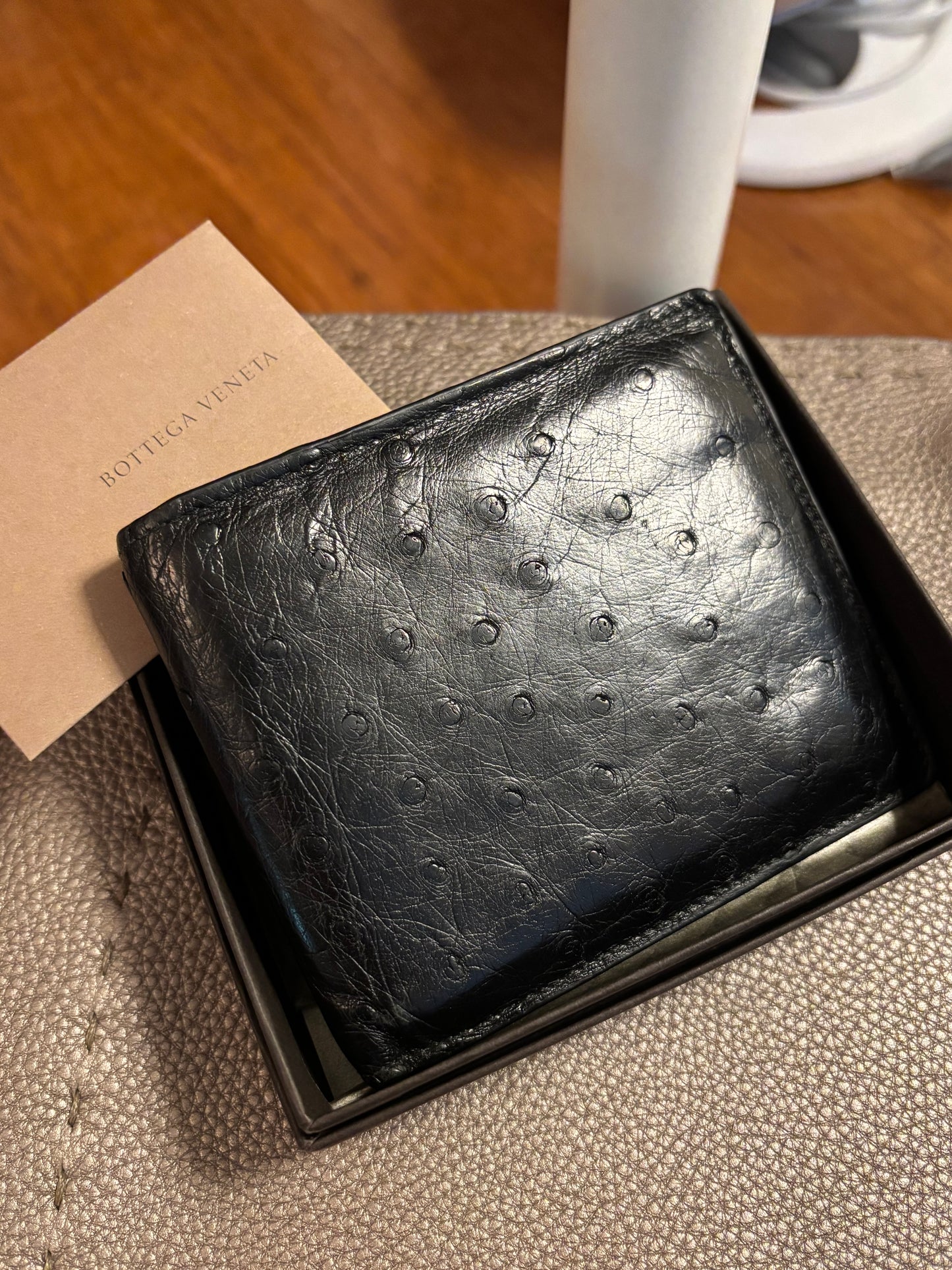 Mens Bottega Ostrich Leather Bi-fold wallet in Black